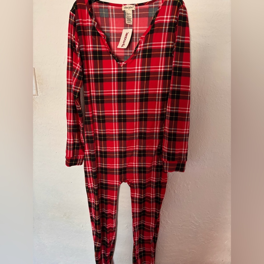 NWT Plaid Christmas onesie PJ Tartan Red Pajamas
